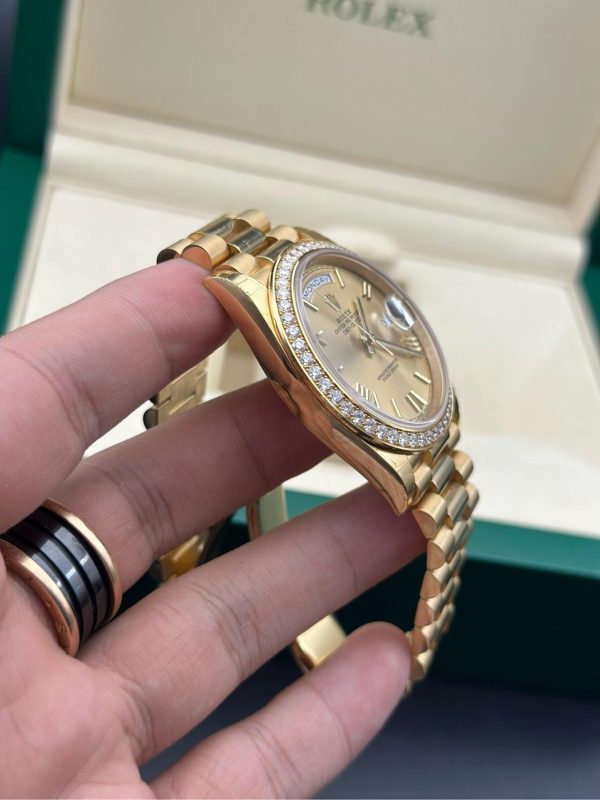 【Super Clone】RLX Day-Date 40mm Champagne Dial and Diamond Bezel Yellow Gold President Bracelet 228348RBR-0003