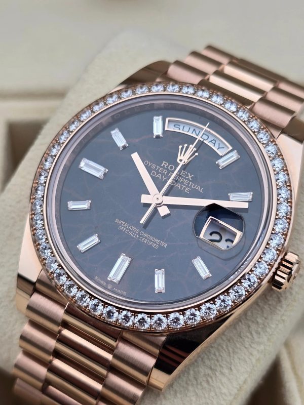 【Super Clone】RLX Day-Date 40mm Eisenkiesel / Diamonds Dial 228345rbr-0016