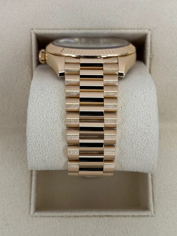 【Super Clone】RLX Day-Date 40mm Yellow Gold President Mother of Pearl Diamond Baguette Dial - 228238