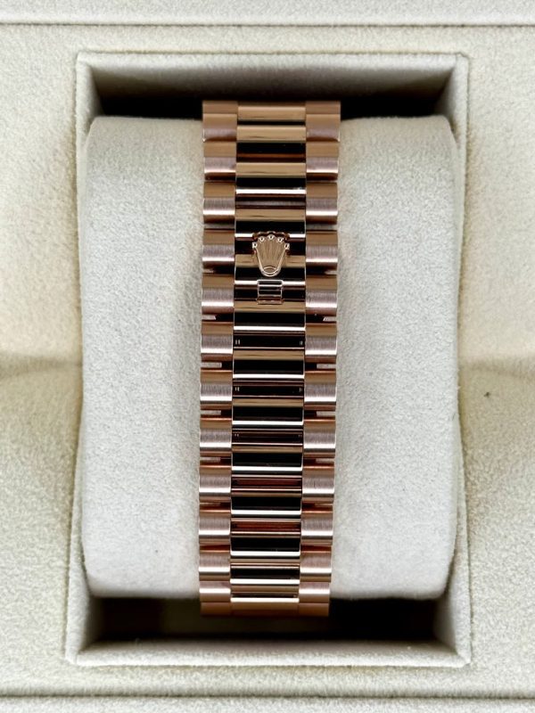 【Super Clone】RLX Day-Date "President" 40mm Everose Gold Chocolate Diamond Baguette Dial - 228235