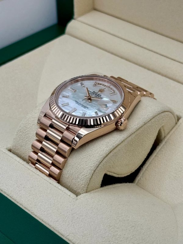 【Super Clone】RLX Day-Date "President" 40mm Everose Gold Mother of Pearl Diamond Baguette Dial - 228235