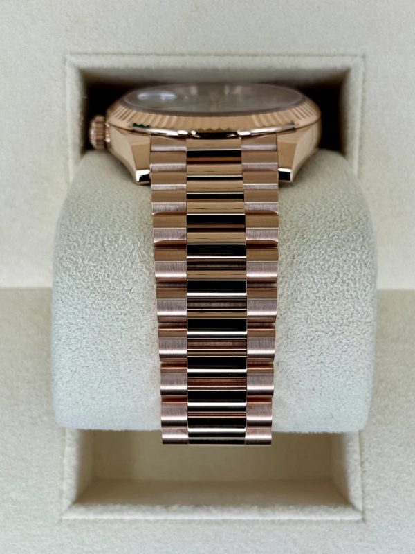 【Super Clone】RLX Day-Date "President" 40mm Everose Gold Mother of Pearl Diamond Baguette Dial - 228235