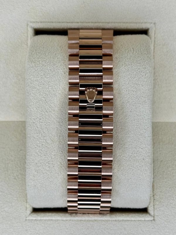 【Super Clone】RLX Day-Date "President" 40mm Everose Gold Mother of Pearl Diamond Baguette Dial - 228235