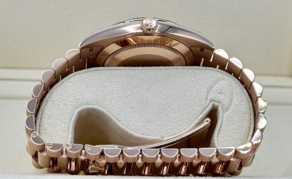 【Super Clone】RLX Day-Date "President" 40mm Everose Gold Mother of Pearl Diamond Baguette Dial - 228235