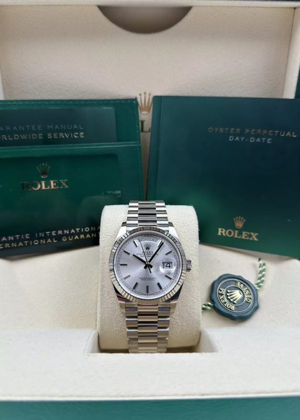 【Super Clone】RLX Day-Date "President" 40mm White Gold Silver Diamond Baguette Dial - 228239