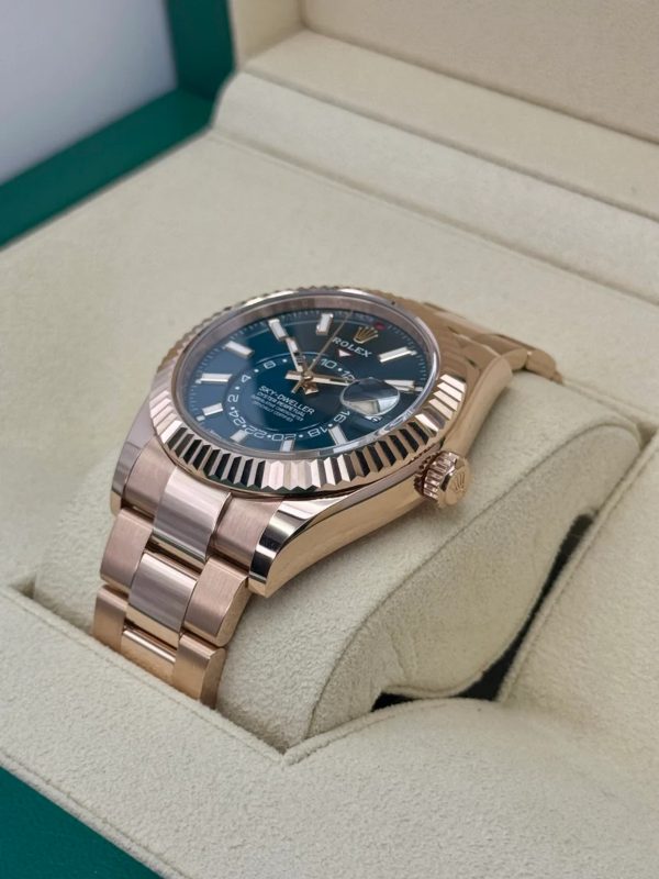 【Super Clone】RLX Sky-Dweller 42mm 336935-0001/0005 Rose Gold Blue Dial Oyster