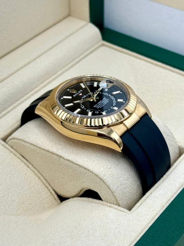 【Super Clone】RLX Sky-Dweller 42mm Yellow Gold Black Dial Oysterflex - 336238