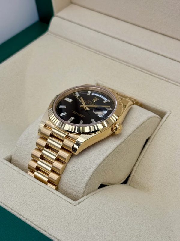【Super Clone】RLX Yellow Gold President Day Date 40mm Black Diamond Baguette Dial - 228238