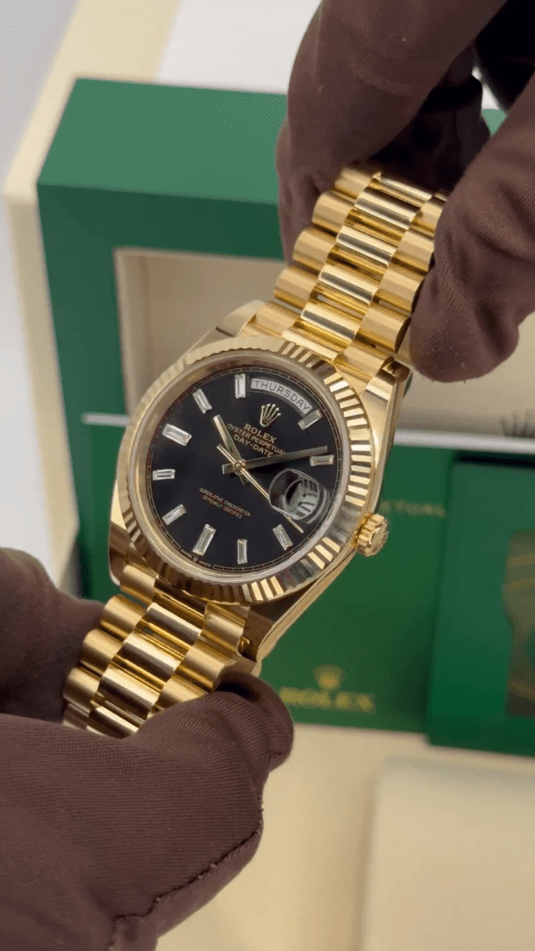 【Super Clone】RLX Yellow Gold President Day Date 40mm Black Diamond Baguette Dial - 228238